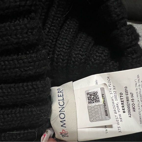 M O N C L E R 💖✨ - Picture 2 of 3